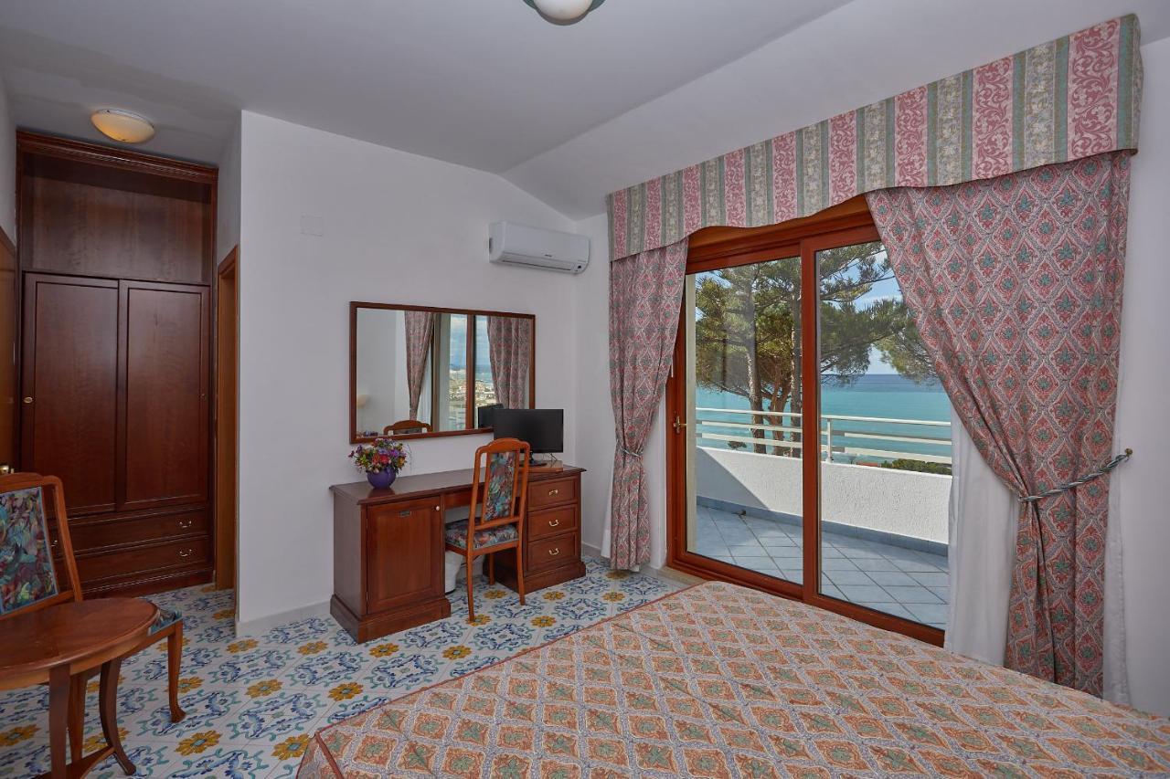 בלבדרה מריטימו Hotel La Castellana מראה חיצוני תמונה