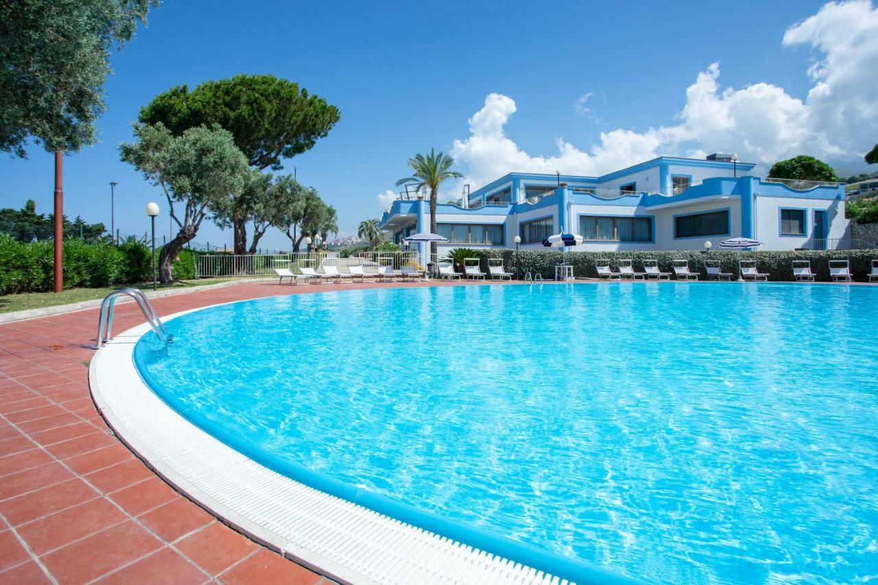 בלבדרה מריטימו Hotel La Castellana מראה חיצוני תמונה